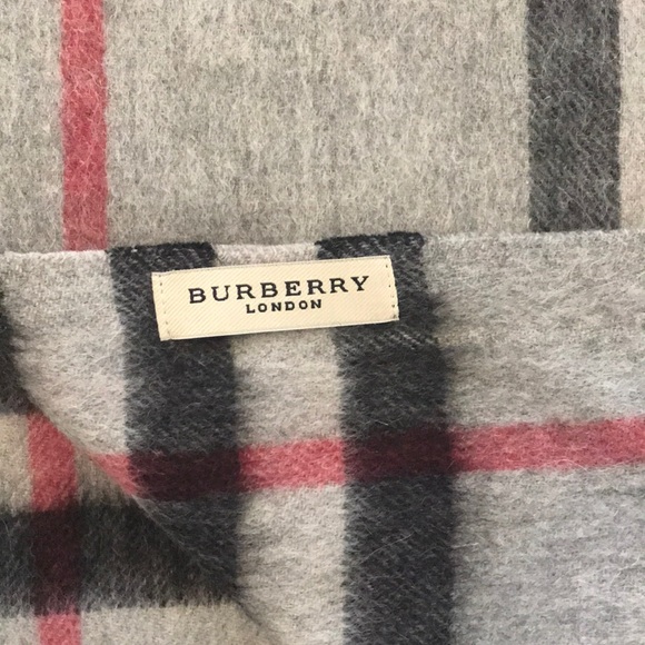 BURBERRY Scarf.ONLY WORE ONCE. New condition - Picture 3 of 3